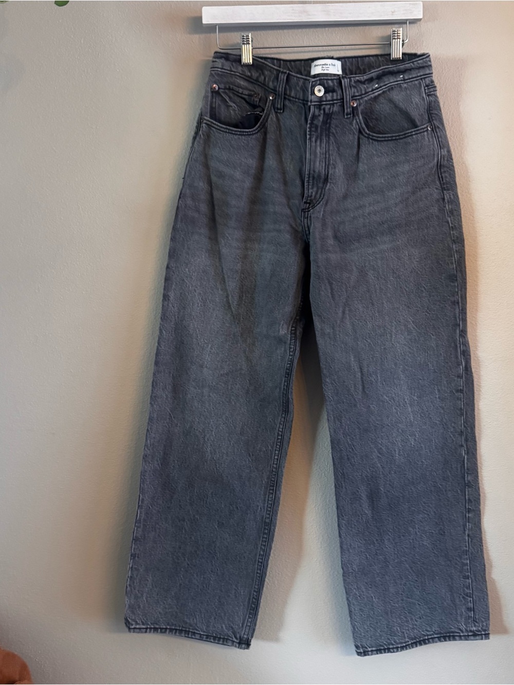 ABERCROMBIE Loose HR Denim - Picture 2 of 7